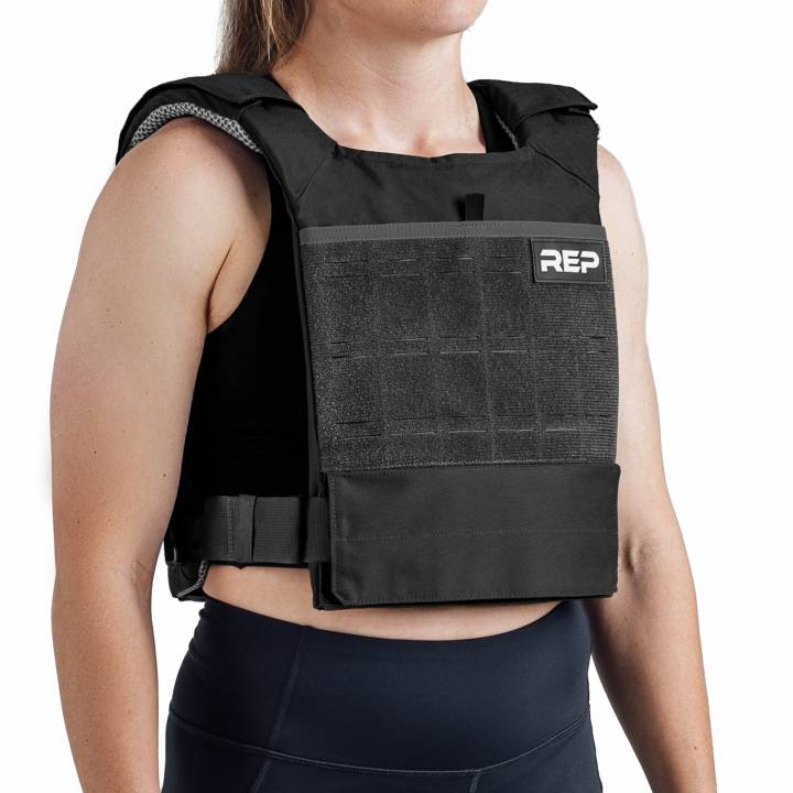 REP Fitness Strata vægtvest i sort til crosstraining og konditionstræning med justerbar pasform