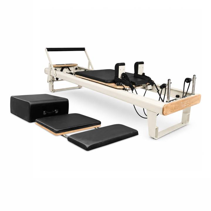XRCYCE One reformer med jumpboard i beige til pilates, reformertræning og mobilitet