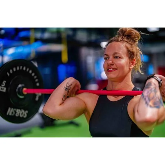 SQ&SN V2 CF Olympisk Competition Vægtstang 15 kg Pink/Black Sleeve fra SQ&SN SQ&SN V2 CF Olympisk Competition Vægtstang 15 kg Pink/Black Sleeve fra SQ&SN